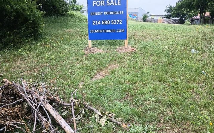 Pictures of Retail property located at 408 Semos St, Dallas, TX 75211 for sales - image #1