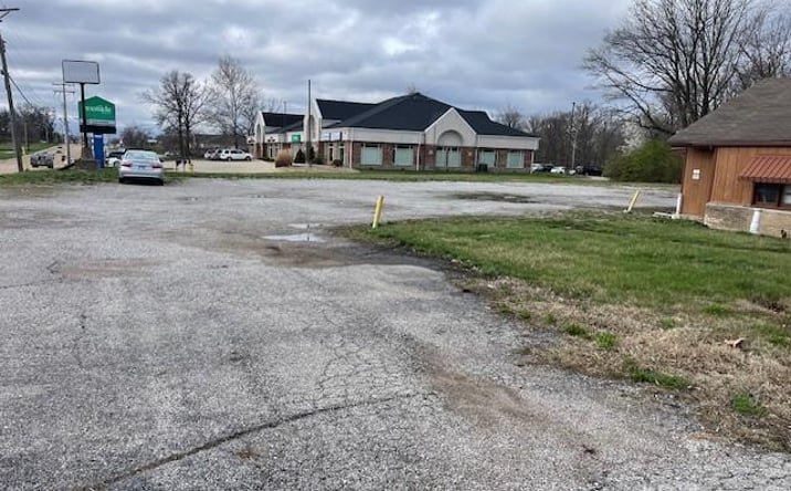 Pictures of Retail property located at 5105 N Illinois Street , A, Fairview Heights, IL 62208 for sales - image #1
