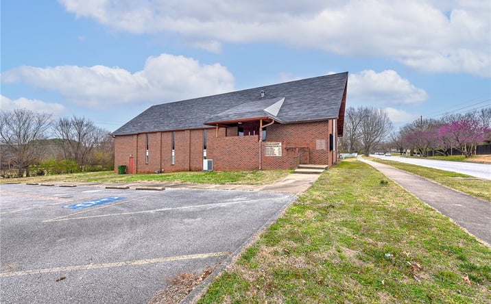 Pictures of Special Purpose property located at 2400 E Township Street, Fayetteville, AR 72703 for sales - image #1