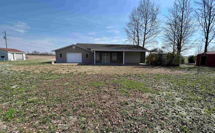 Pictures of Retail property located at 8890 US Hwy 45 N Highway, Eldorado, IL 62930 for sales - image #1