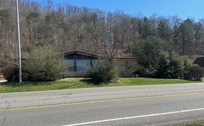 Pictures of Special Purpose property located at 1488 N. Lake Drive, Prestonsburg, KY 41653 for sales - image #1