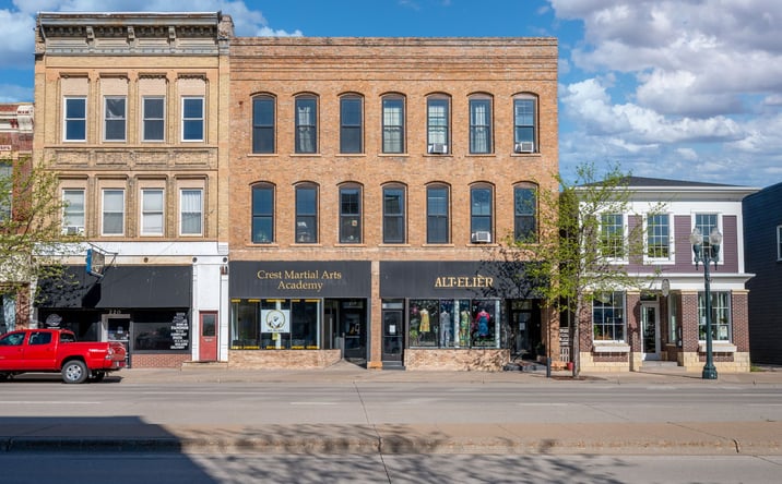 Pictures of Mixed Use, Multifamily, Office, Retail property located at 216 & 218 S Minnesota Ave, Saint Peter, MN 56082 for sales - image #1
