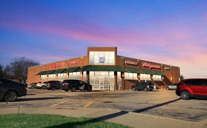 Pictures of Retail property located at 39023 N Green Bay Rd, Beach Park, IL 60087 for sales - image #1