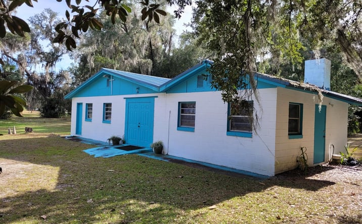Pictures of Retail property located at 1011 ELM Street, Welaka, FL 32193 for sales - image #1