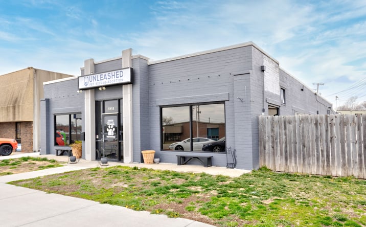Pictures of Retail property located at 5918 Broadmoor St, Mission, KS 66202 for sales - image #1