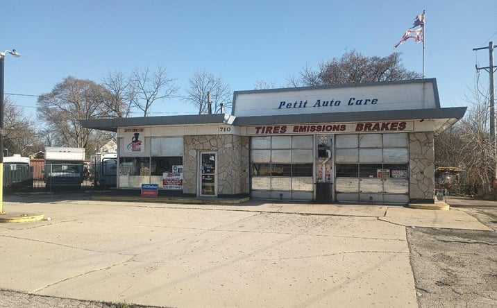 Pictures of Retail property located at 710 Prairie St, Aurora, IL 60506 for sales - image #1