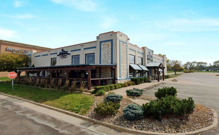 Pictures of Retail property located at 4570 University Ave, West Des Moines, IA 50266 for sales - image #1