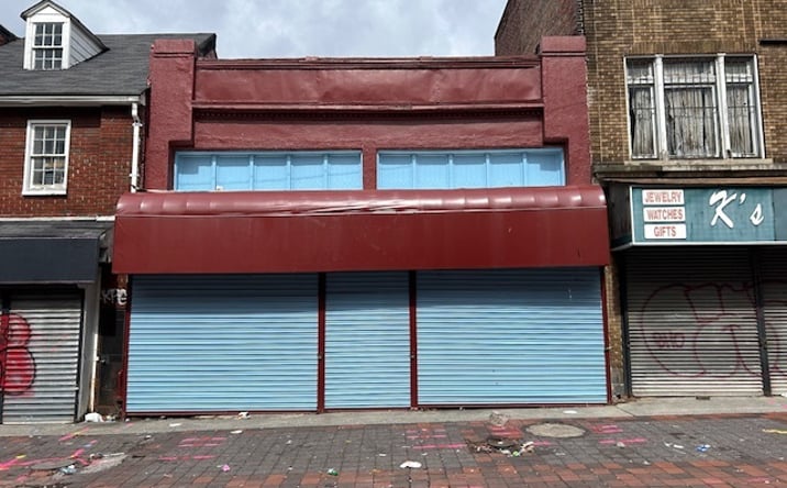 Pictures of Office property located at 582 Old Town Mall, Baltimore, MD 21202 for sales - image #1