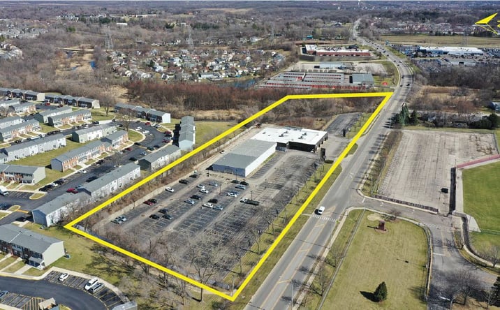 Pictures of Retail property located at 1200 E Chicago St, Elgin, IL 60120 for sales - image #1