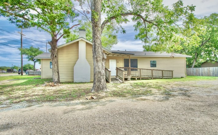 Pictures of Office, Retail property located at 816 Milam Street, Mexia, TX 76667 for sales - image #1