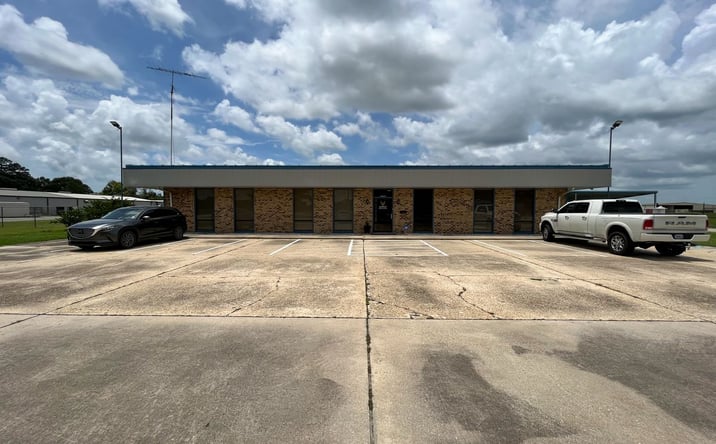 Pictures of Industrial, Self Storage property located at 3019 W Admiral Doyle Dr, New Iberia, LA 70560 for sales - image #1