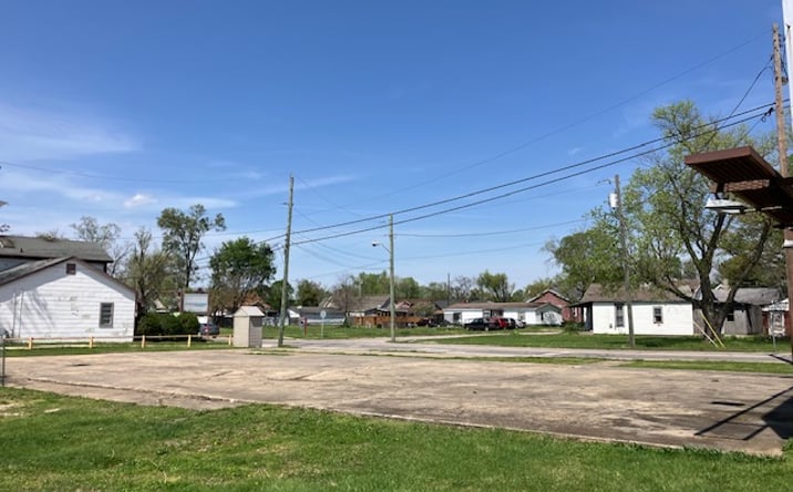Pictures of Land property located at 1021 Hart St, Vincennes, IN 47591 for sales - image #1