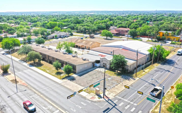 Pictures of Retail property located at 1600 Clark Blvd, Laredo, TX 78043 for sales - image #1