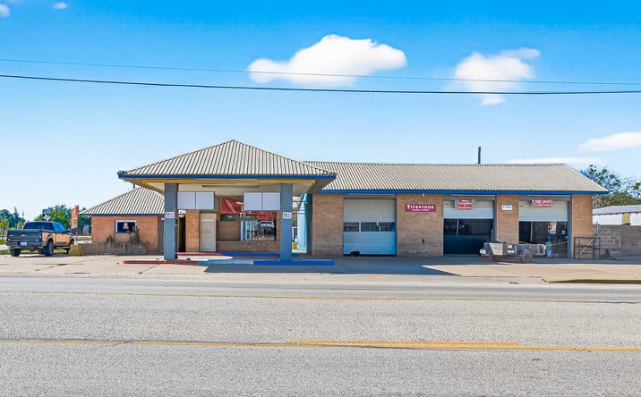 Pictures of Industrial, Office, Retail property located at 917 E Main St, Eagle Lake, TX 77434 for sales - image #1
