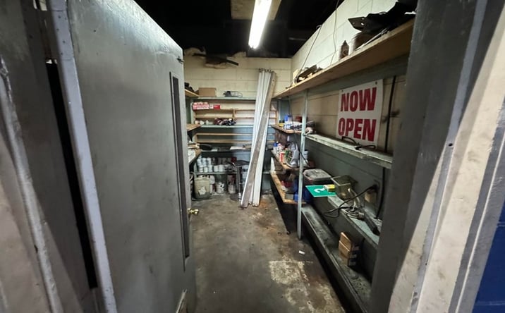 Pictures of Retail, Business for Sale property located at 217 S Washington St, Albany, KY 42602 for sales - image #1