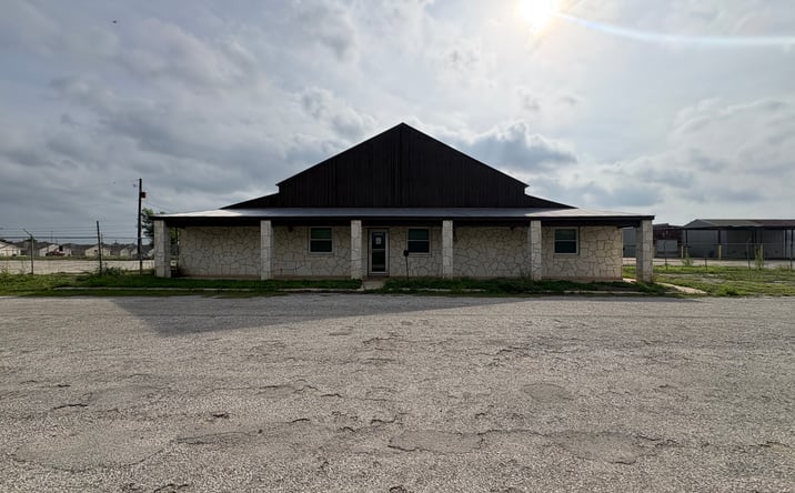 Pictures of Industrial property located at 1500 Simmons Ave, Jourdanton, TX 78026 for sales - image #1