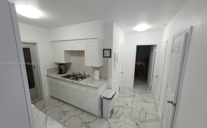 Pictures of Multifamily property located at 7320 Carlyle Ave, Miami Beach, FL 33141 for sales - image #1