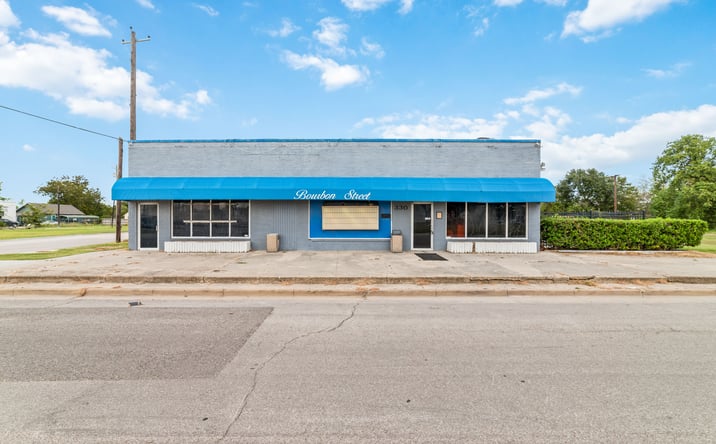 Pictures of Retail property located at 330 Texas Ave, Texas City, TX 77590 for sales - image #1