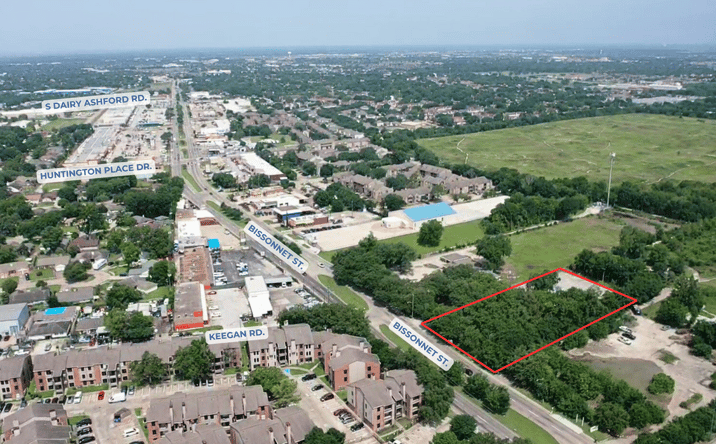 image of property at 12038 BISSONNET ST Houston TX 77099-1412