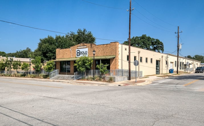 Pictures of Retail property located at 2302 Main St, Waller, TX 77484 for sales - image #1