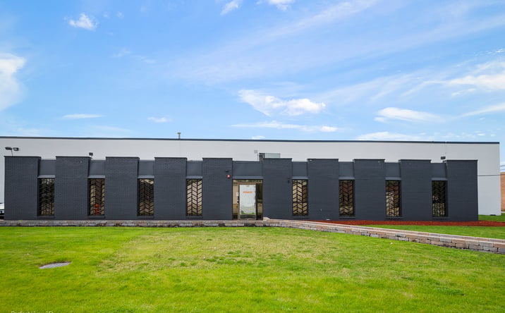 Pictures of Industrial property located at 143 W 154th St, South Holland, IL 60473 for sales - image #1