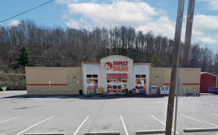 Pictures of Retail property located at 202 Front St, Coeburn, VA 24230 for sales - image #1