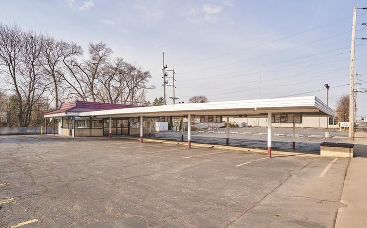 Pictures of Retail property located at 35 West Ave, Tallmadge, OH 44278 for sales - image #1