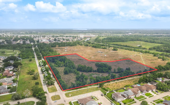 Pictures of Land property located at 4611 Tullis Dr, New Orleans, LA 70131 for sales - image #1