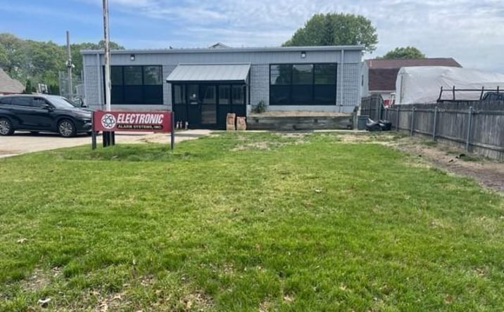 Pictures of Office, Retail property located at 2525 West Shore Road, Warwick, RI 02889 for sales - image #1