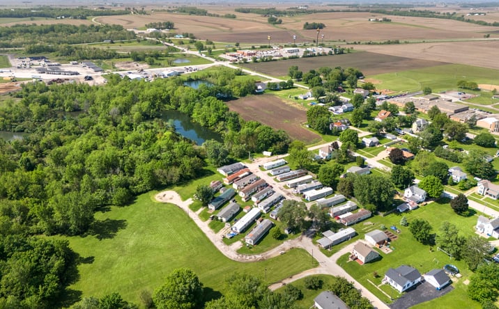 Pictures of Mobile Home Park property located at 109 S Pearl St, Atkinson, IL 61235 for sales - image #1