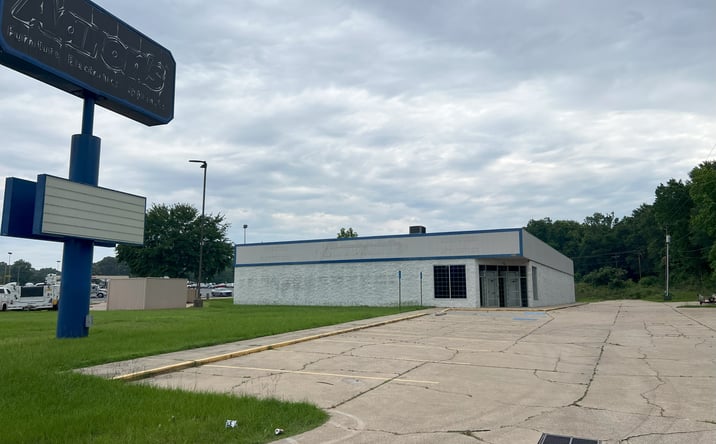 Pictures of Office, Retail, Special Purpose property located at 2850 N Market St, Shreveport, LA 71107 for sales - image #1