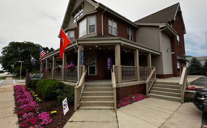 Pictures of Business for Sale, Hospitality, Office property located at 4629 N Port Washington Rd, Glendale, WI 53212 for sales - image #1