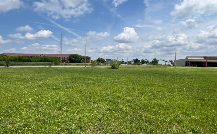 Pictures of Land property located at 0 5TH Street #Lot 4, Silvis, IL 61282 for sales - image #1