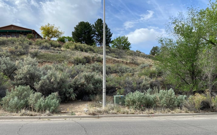 Pictures of Land property located at LOT 4 XX W 24TH Street, Farmington, NM 87401 for sales - image #1
