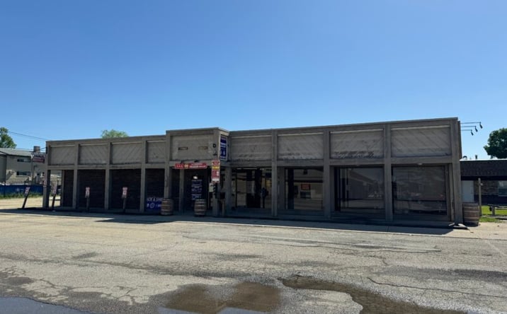 Pictures of Retail property located at 2206 W Springfield Ave, Champaign, IL 61821 for sales - image #1