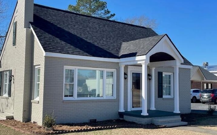 Pictures of Office, Retail property located at 1101 W Broad Steet, Elizabethtown, NC 28337 for sales - image #1