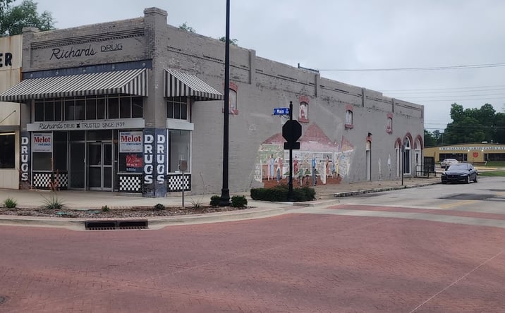 Pictures of Retail property located at 324 E Main St, Shawnee, OK 74801 for sales - image #1