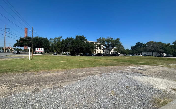 Pictures of Land property located at 1001 W St Bernard Hwy, Chalmette, LA 70043 for sales - image #1