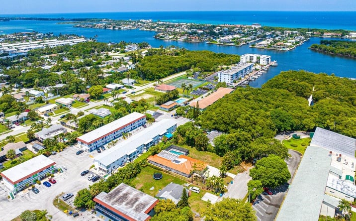 image of property at 633 NE 6TH AVE Boynton Beach FL 33435-4126