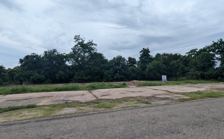Pictures of Land property located at 6131 Jefferson Blvd, Groves, TX 77619 for sales - image #1