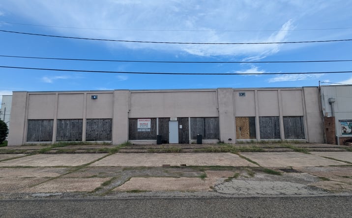 Pictures of Retail property located at 6100 Jefferson Blvd, Groves, TX 77619 for sales - image #1