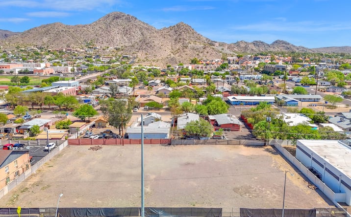 Pictures of Multifamily property located at 320 E Hatcher Rd, Phoenix, AZ 85020 for sales - image #1