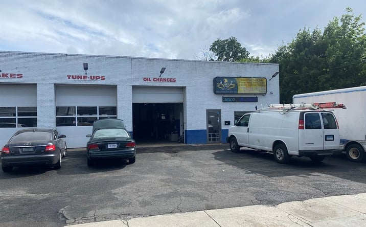 Pictures of Retail property located at 1833 E Main St, Waterbury, CT 06705 for sales - image #1