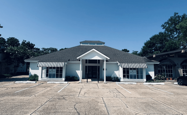 Pictures of Hospitality, Mixed Use, Office, Retail property located at 7276 Highland Rd, Baton Rouge, LA 70808 for sales - image #1