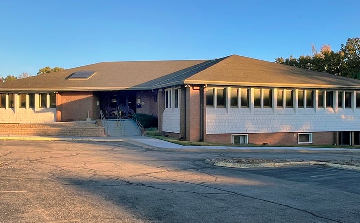 Pictures of Office property located at 2900 SW Wanamaker Dr, Topeka, KS 66614 for sales - image #1