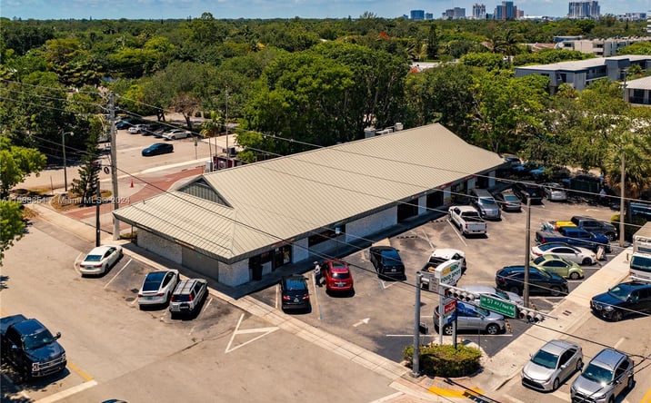 Pictures of Retail property located at 7400 SW 57th Ave, South Miami, FL 33143 for sales - image #1