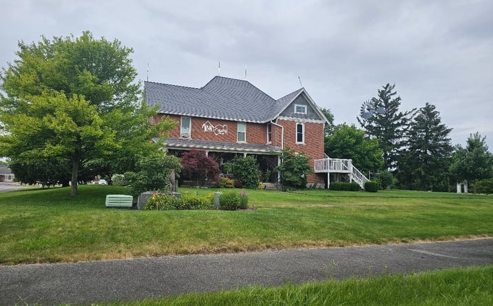 Pictures of Retail property located at 2807 Theater Ave, Huntington, IN 46750 for sales - image #1