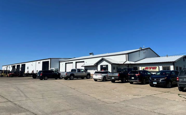 Pictures of Industrial property located at 941 66th Ave SW, Cedar Rapids, IA 52404 for sales - image #1