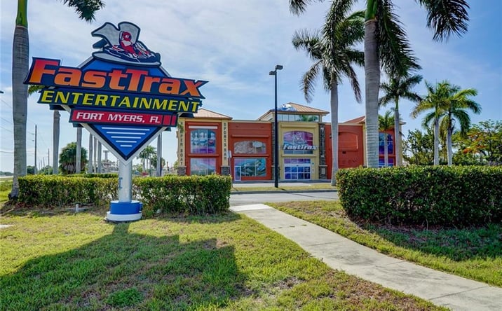 Pictures of Land, Retail, Mixed Use property located at 17455 Summerlin Road, Fort Myers, FL 33908 for sales - image #1