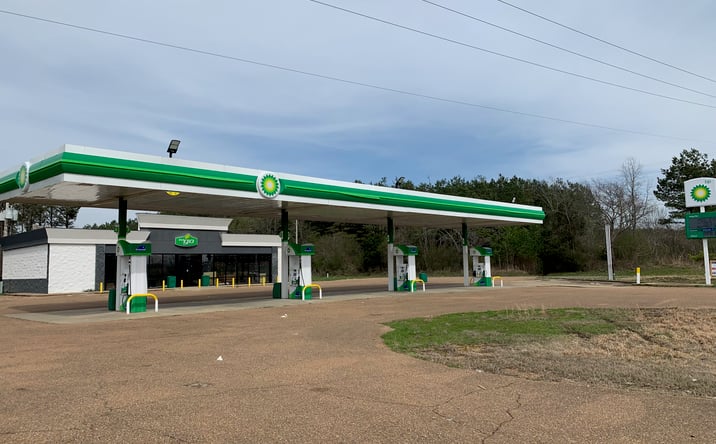 Pictures of Retail property located at 16585 MS-310, Como, MS 38619 for sales - image #1